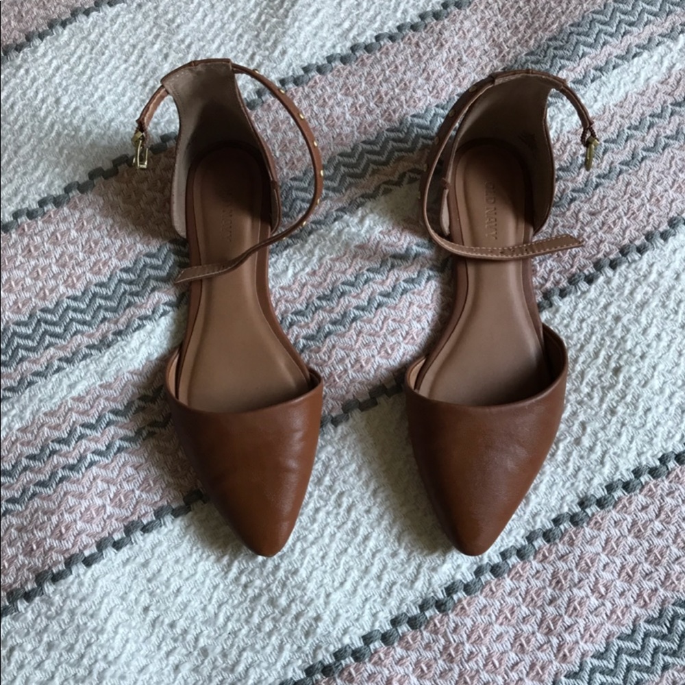 Old Navy camel pointed toe flats